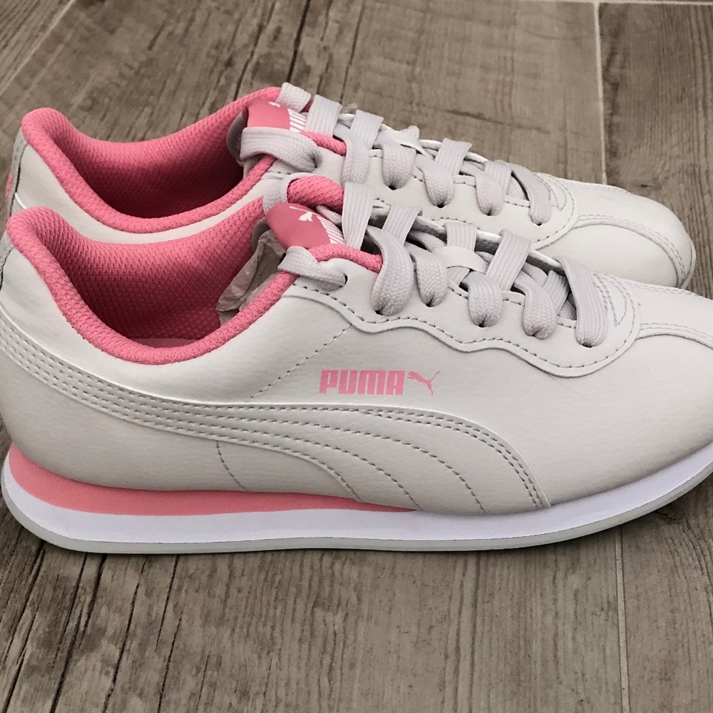 Puma Sneakers